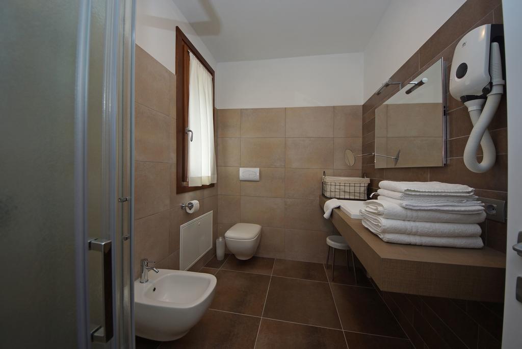 Les Maisons - Ruculi Hospitality *