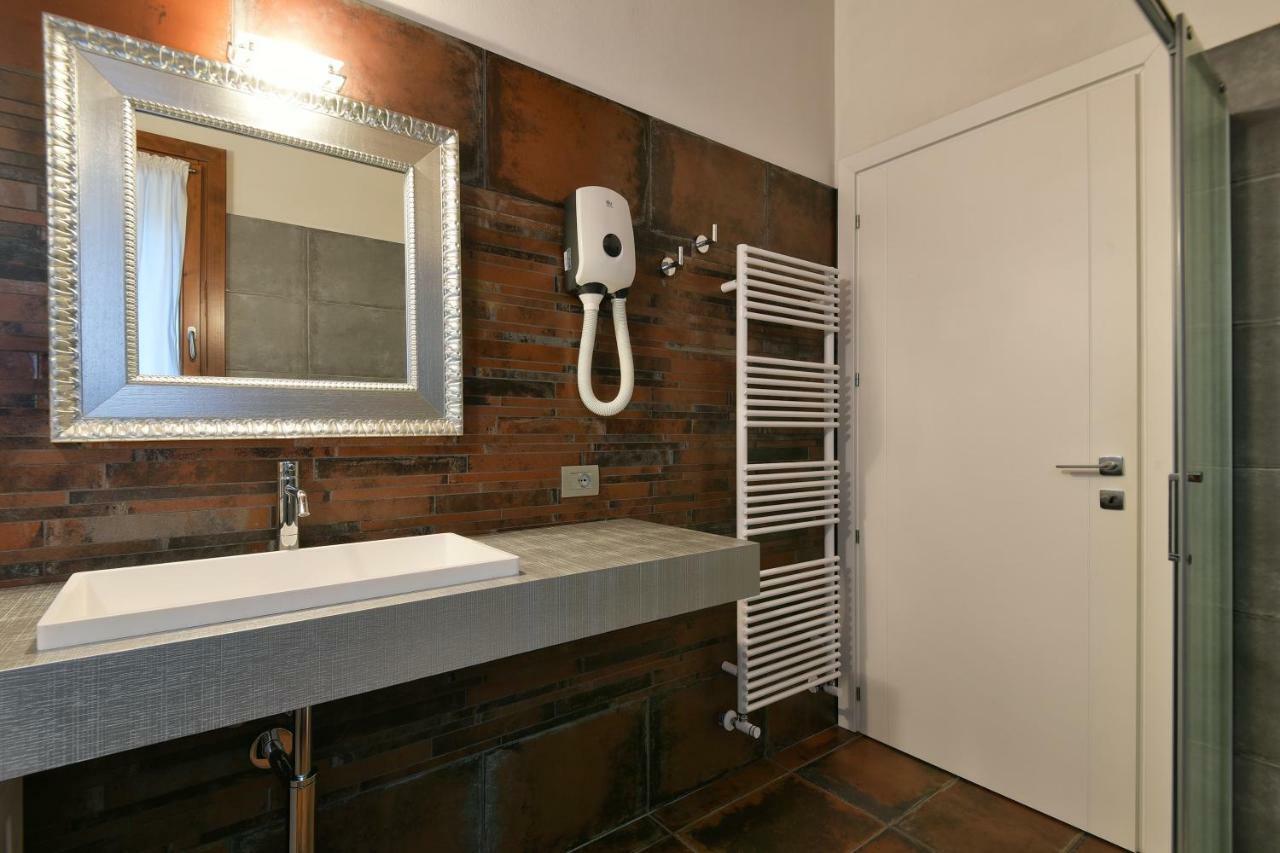 Les Maisons - Ruculi Hospitality *
