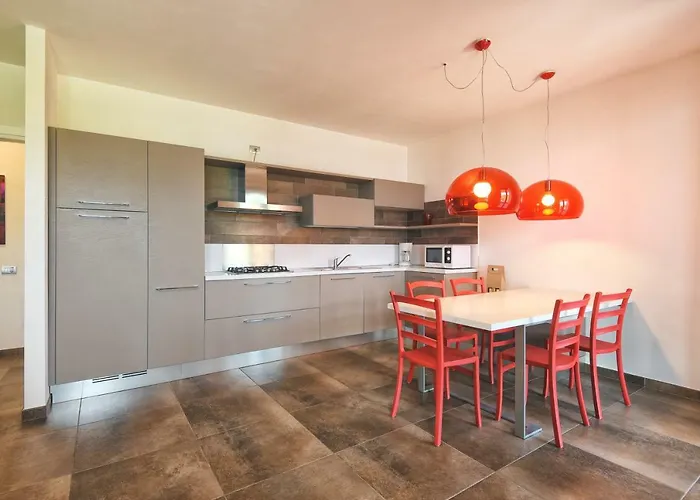 Les Maisons - Ruculi Hospitality